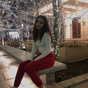 Meet your Posher, Ava